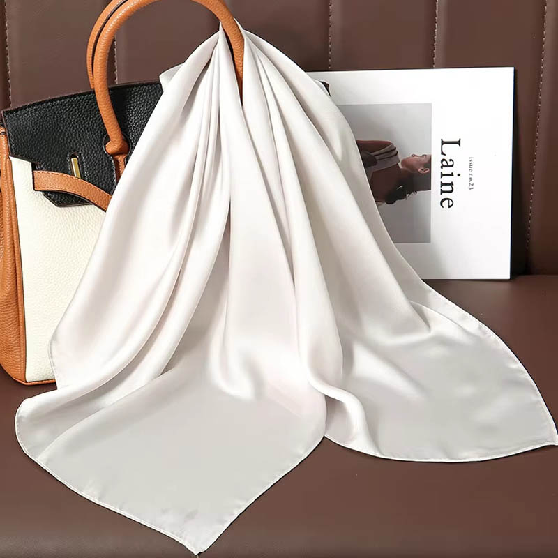 Luxury Solid Color Silk Square - Luxury Bags Duffle recension och pris