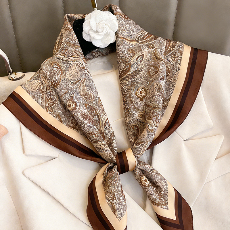 Luxury Women Silk Square Scarf - Luxury Bags Duffle recension och pris