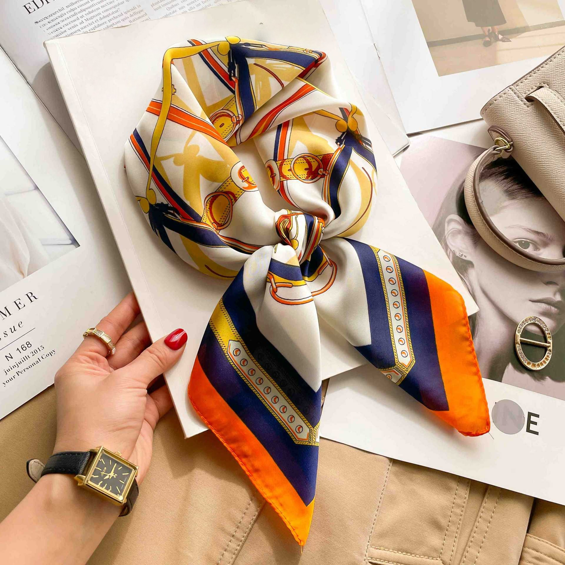 70cm Luxury Belt Print Silk Sq - Luxury Bags Duffle recension och pris